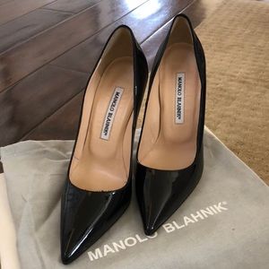 Manolo blahnek black patent heels worn once